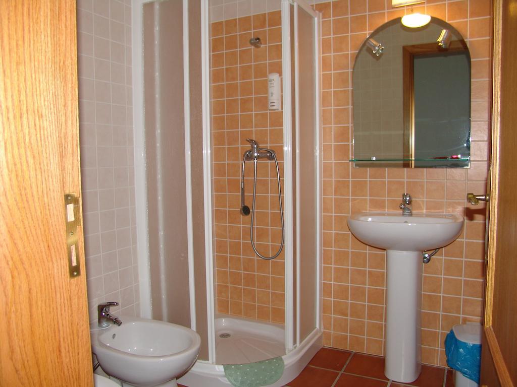 Hostal A Deolinda Santiago do Cacém Habitación foto