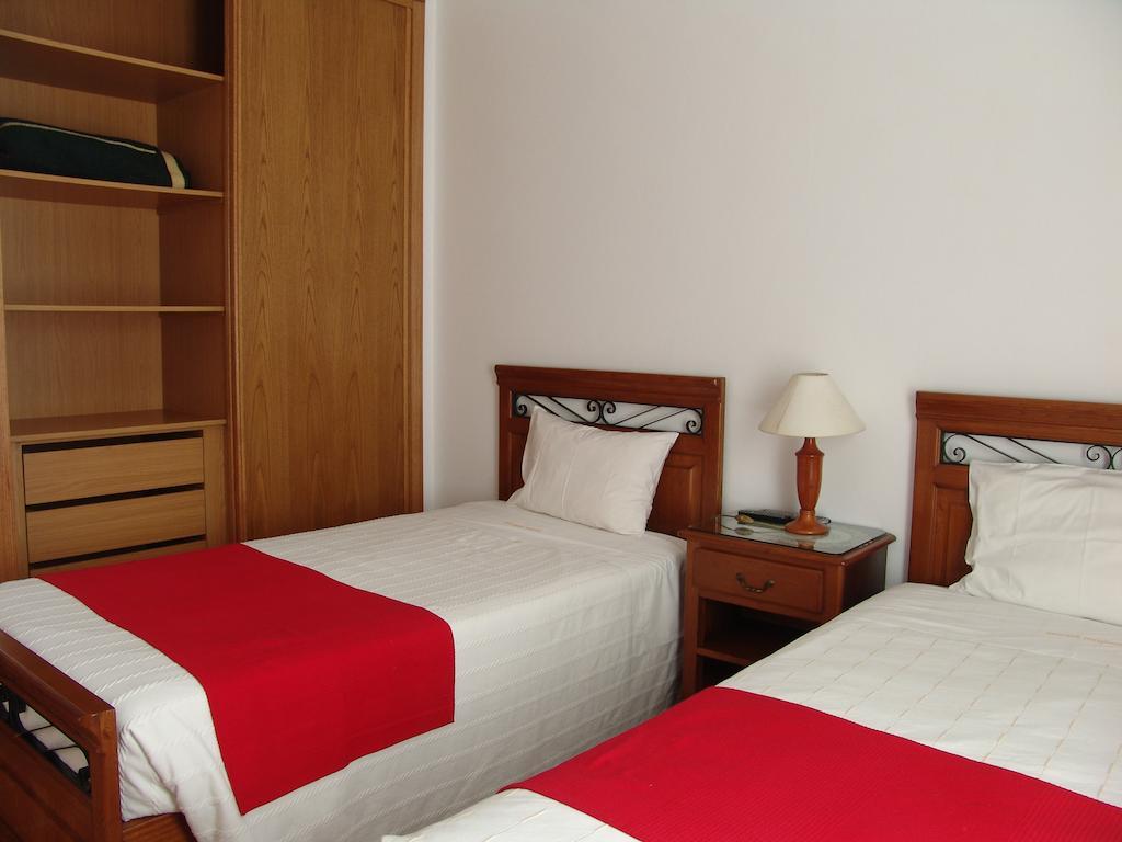 Hostal A Deolinda Santiago do Cacém Habitación foto